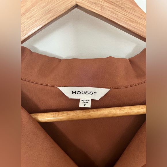 Satin brown oversized shirt - Picture 2 of 3